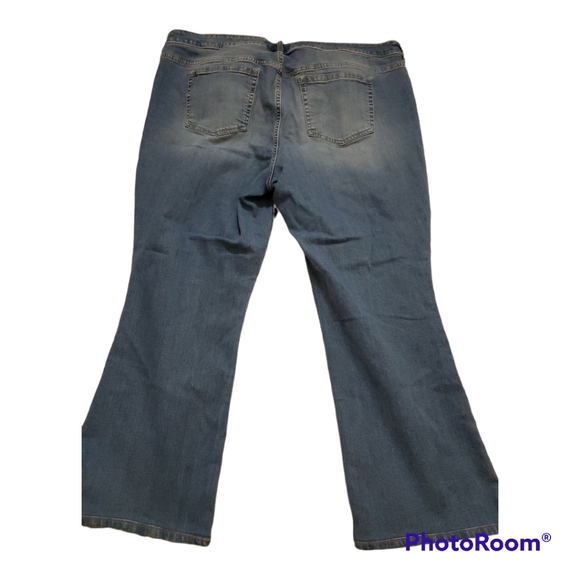 Torrid Slim boot light wash jeans 29” inseam - Picture 6 of 13